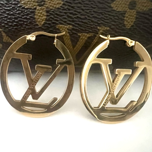 40mm/1.57 inch Gold Initial LV Hoop Earrings 1.57inch - Picture 4 of 4